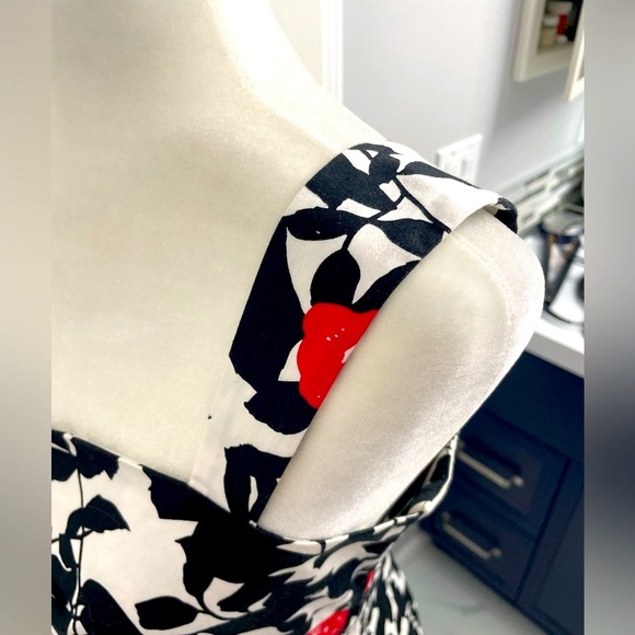 White with Black & Red Floral Print Mini Sundress with Sweetheart Neckline - Picture 4 of 8
